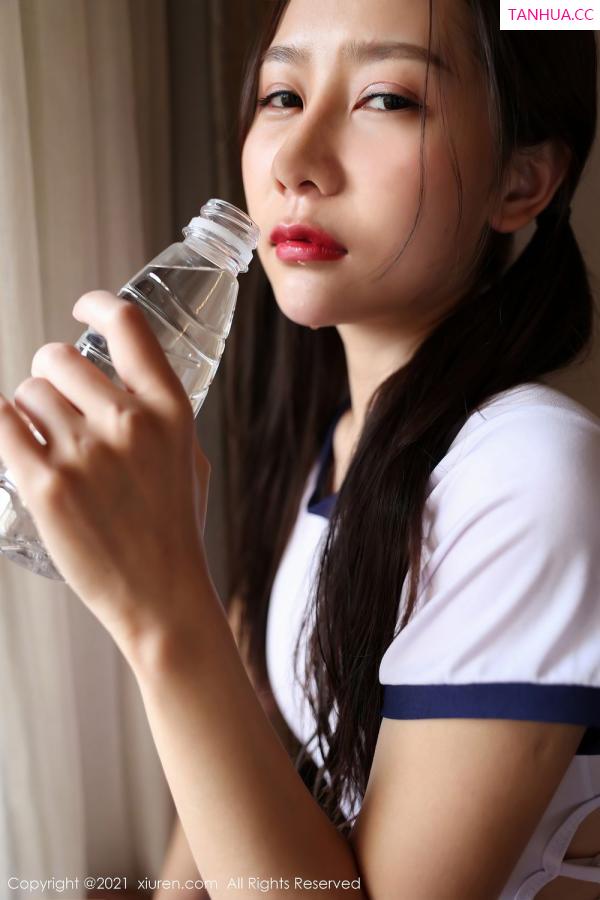 尹甜甜  [XiuRen]高清写真图 2021.03.15 VOL.3201 尹甜甜第5张图片